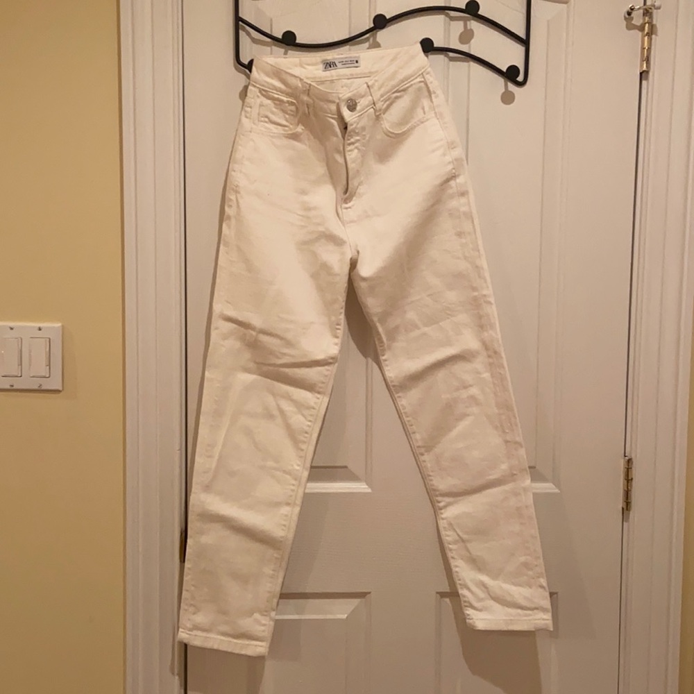 Beautiful white jeans Zara